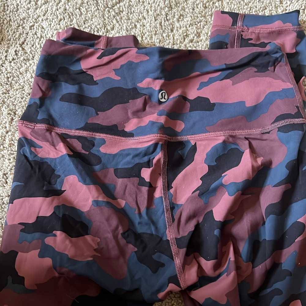 Wunder train 23” lululemon crops